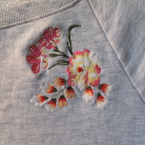 Betsey Johnson Performance sweatshirt - Picture 3 of 6